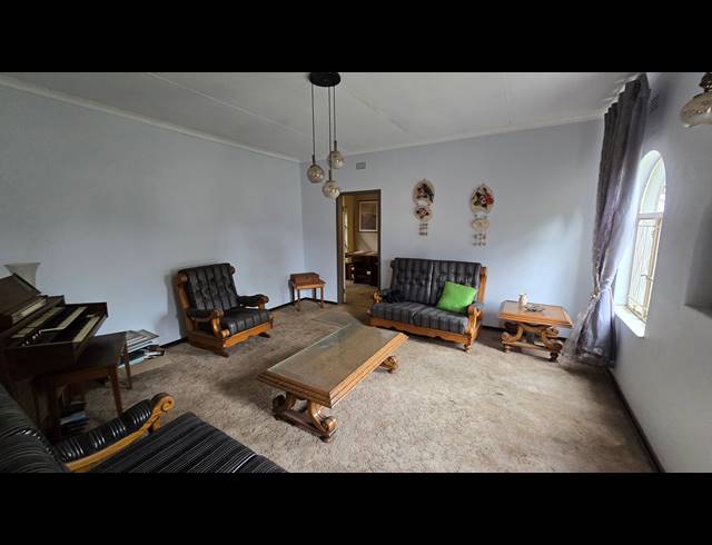 4 BEDROOM FREEHOLD FOR SALE IN ALBEMARLE
